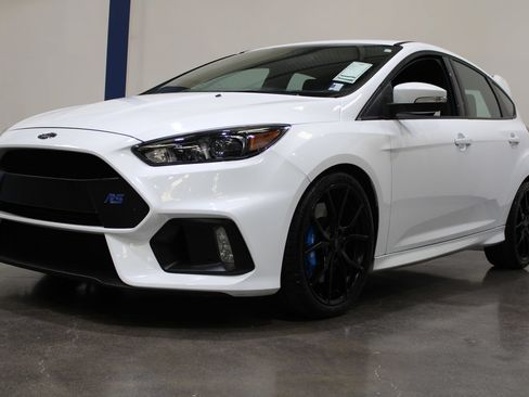 Used 2017 Ford Focus RS AWD/4WD image 5