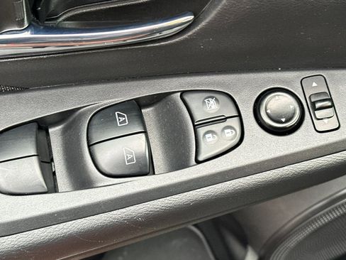 Used 2023 Nissan Kicks SV image 15