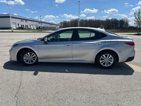 Used 2025 Toyota Camry LE FWD image 6