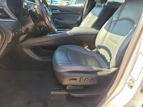 Used 2022 Buick Enclave Premium FWD image 18