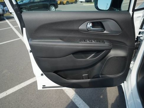 New 2026 Chrysler Voyager LX image 13