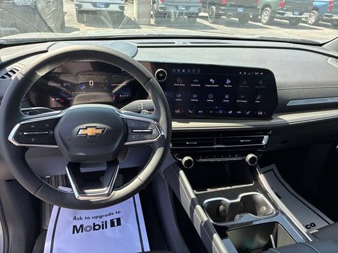 New 2026 Chevrolet Traverse LT w/ Sun and Wheel Package AWD/4WD image 4