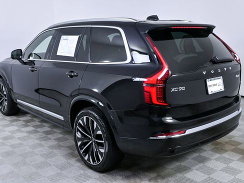 Certified 2025 Volvo XC90 B6 Plus image 4
