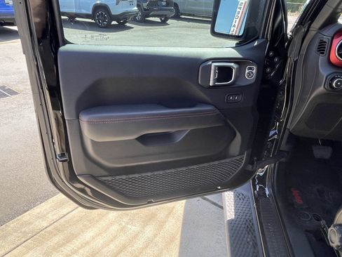 Used 2019 Jeep Wrangler Unlimited Rubicon AWD/4WD image 16