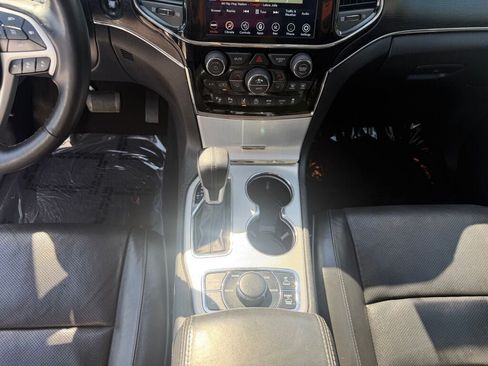 Used 2019 Jeep Grand Cherokee Summit w/ Platinum Series Group AWD/4WD image 21
