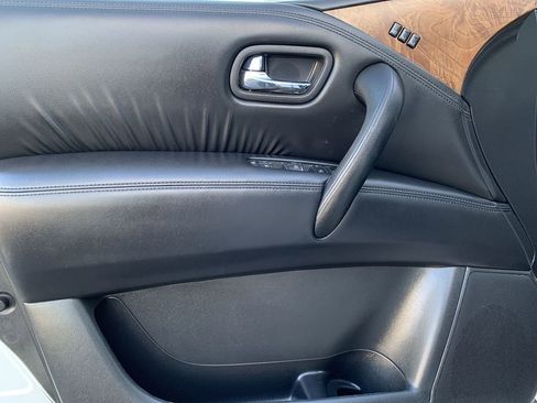 Used 2023 Nissan Armada SL w/ Captain's Chairs Package image 16