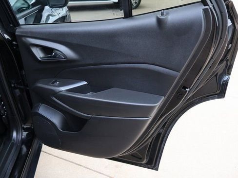Certified 2025 Chevrolet Trax LT FWD image 13