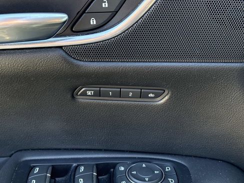 Used 2017 Cadillac XT5 Luxury w/ Driver Awareness Package image 13