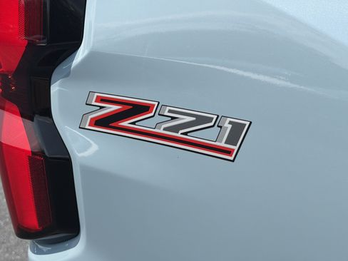 Used 2026 Chevrolet Colorado Z71 w/ Technology Package AWD/4WD image 18