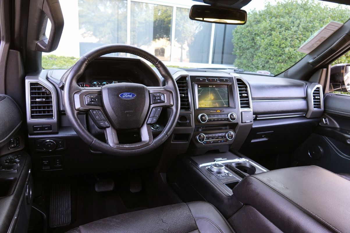 Used 2018 Ford Expedition Max XLT w/ Equipment Group 202A RWD image 5