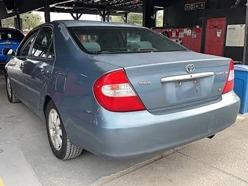 Used 2004 Toyota Camry LE image 2