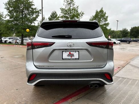 Used 2025 Toyota Highlander XSE AWD/4WD image 7