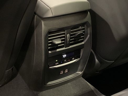 Used 2025 BMW 330i Sedan w/ Convenience Package image 30