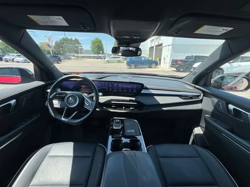Used 2025 Buick Enclave Sport Touring w/ Trailering Package, 5000 lbs. AWD/4WD image 23