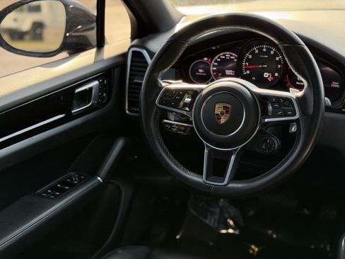 Used 2023 Porsche Cayenne Coupe w/ Premium Package AWD/4WD image 21