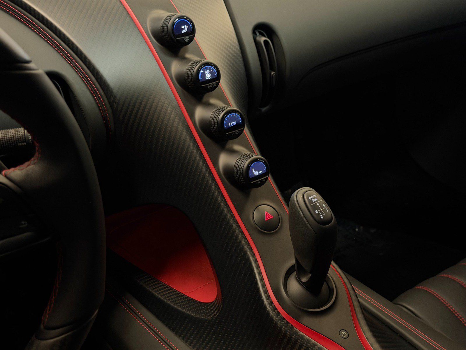 Used 2024 Bugatti Chiron Super Sport AWD/4WD image 32