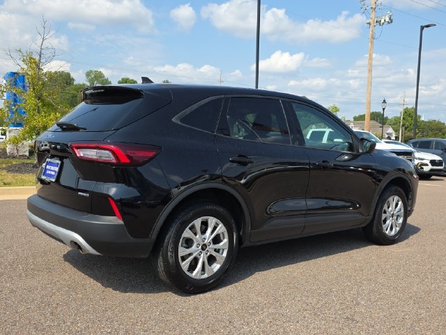 Used 2025 Ford Escape Active AWD/4WD image 3