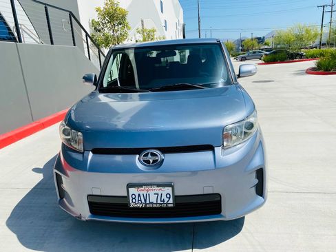 Used 2012 Scion xB FWD image 5