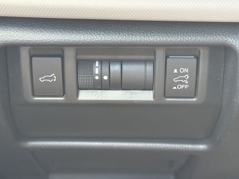 Certified 2025 Subaru Forester Premium AWD/4WD image 25