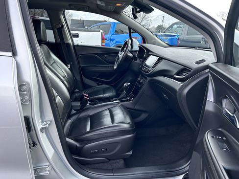Used 2018 Buick Encore Essence image 11