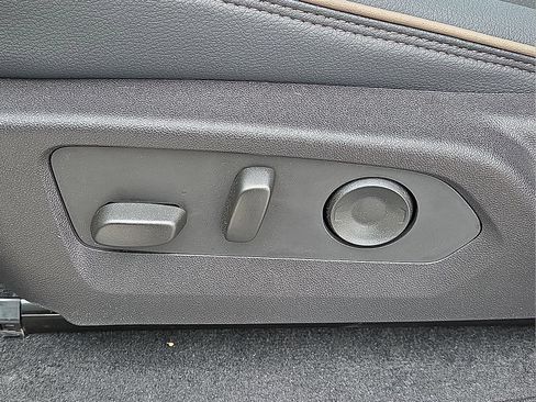 New 2026 GMC Canyon Denali image 14