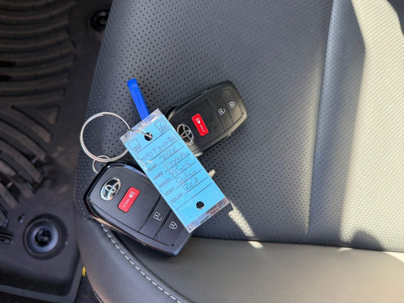 Used 2026 Toyota Prius XLE FWD image 34