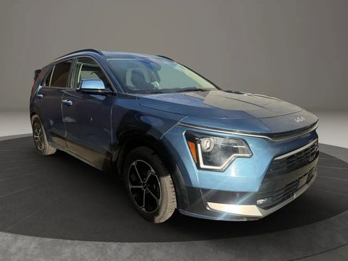 Used 2023 Kia Niro image 3