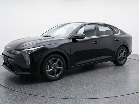 Used 2025 Kia K4 FWD image 3