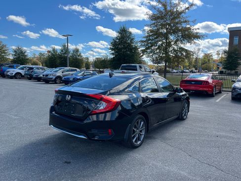 Used 2019 Honda Civic EX image 9