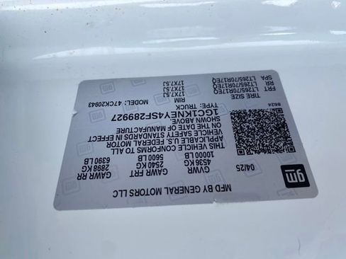 Certified 2025 Chevrolet Silverado 2500 LT w/ Convenience Package image 26