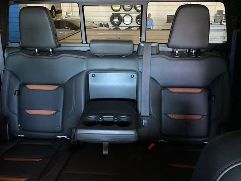 Used 2024 GMC Sierra 2500 AT4 w/ AT4 Premium Plus Package AWD/4WD image 15