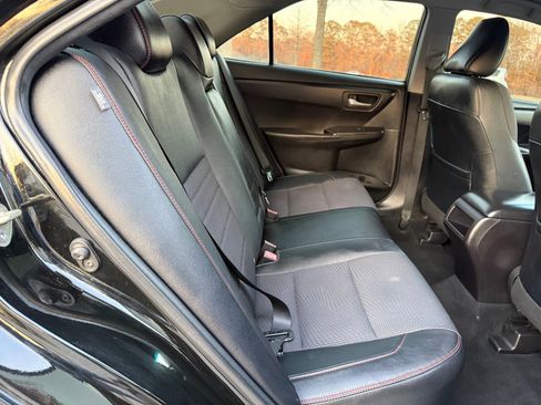 Used 2016 Toyota Camry SE image 35