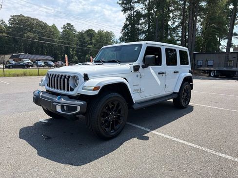 Used 2024 Jeep Wrangler Unlimited Sahara w/ Technology Group AWD/4WD image 2