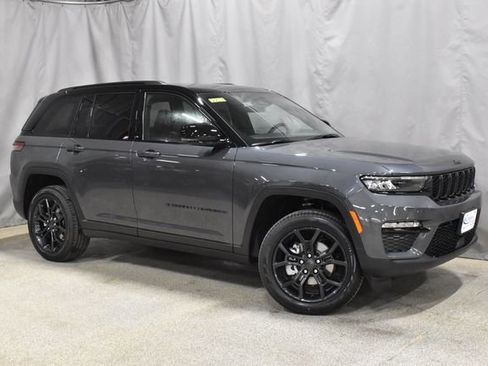 New 2025 Jeep Grand Cherokee Limited w/ Trailer Tow Package image 4