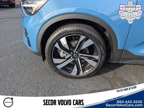Certified 2023 Volvo XC40 B5 Ultimate w/ Protection Package Premier image 29