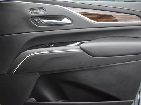 Used 2021 Cadillac Escalade Premium Luxury w/ LPO, Illumination Package image 37