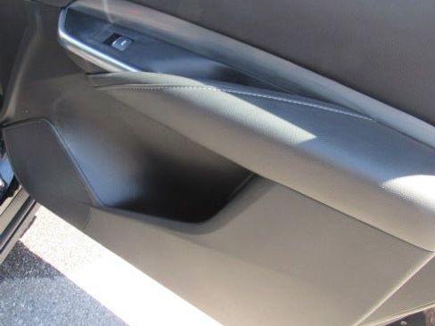 Used 2025 Cadillac XT4 Premium Luxury image 14