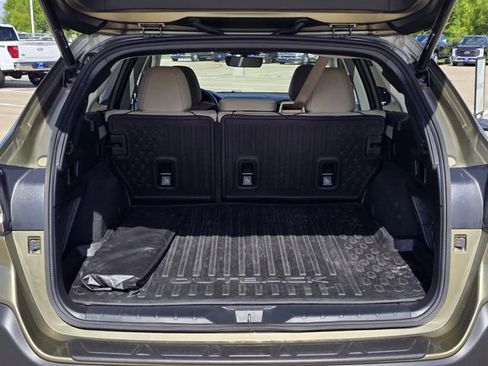 Used 2025 Subaru Outback Premium AWD/4WD image 9