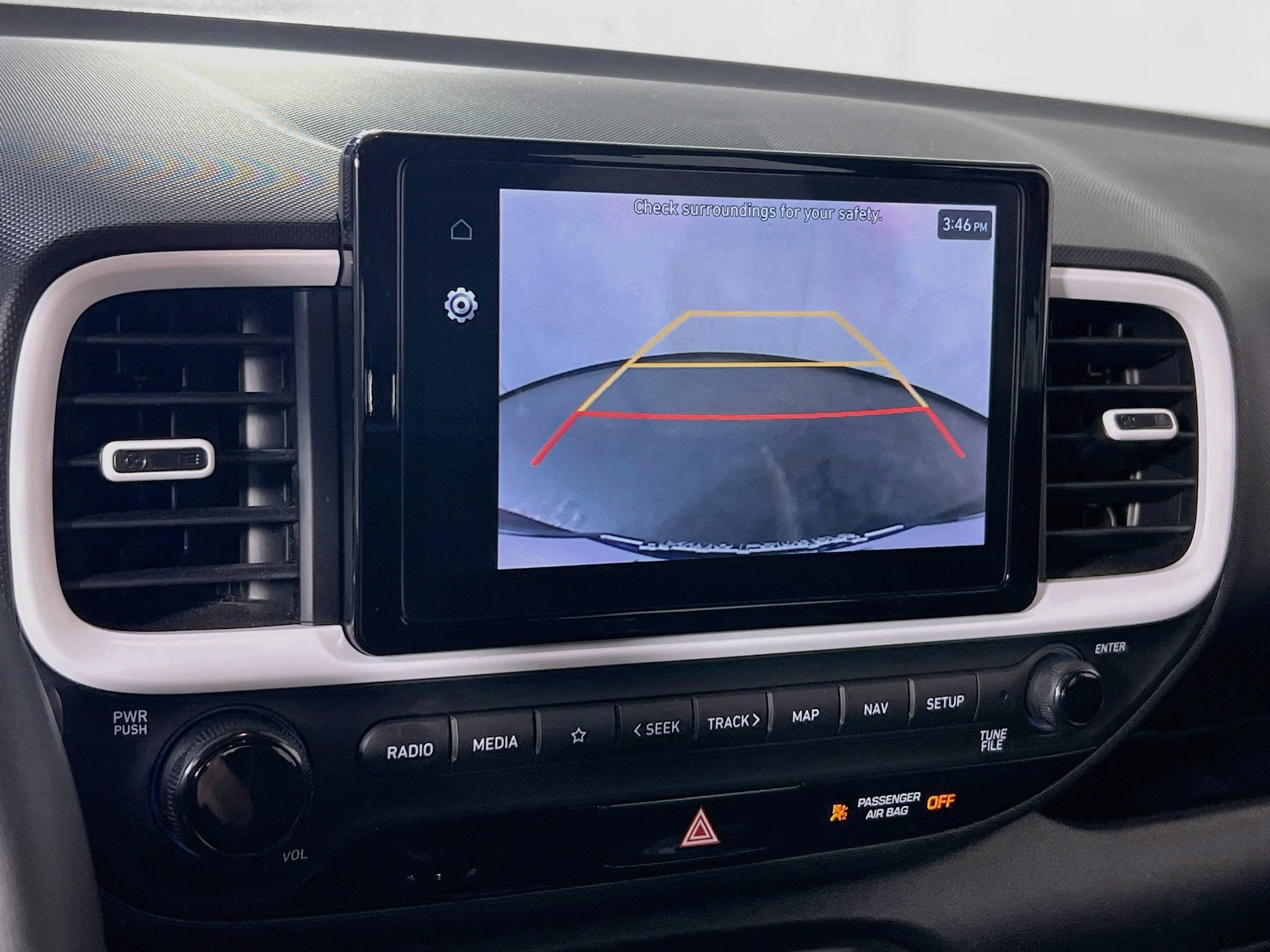 Used 2024 Hyundai Venue Limited FWD image 14
