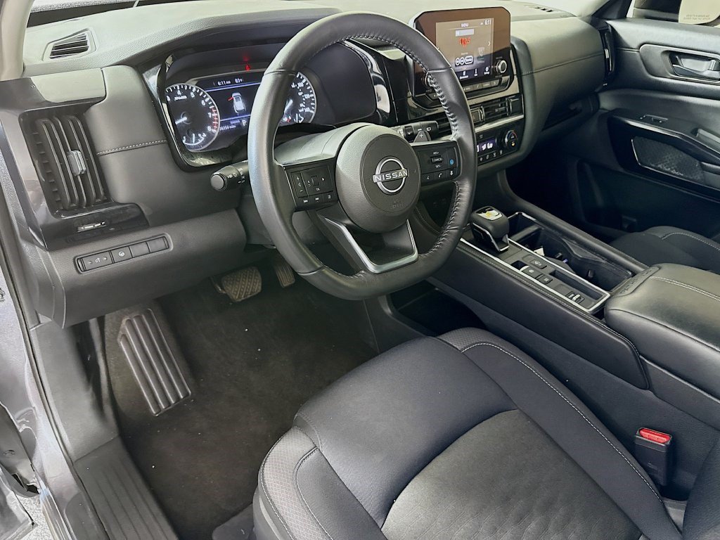 Used 2024 Nissan Pathfinder SV FWD image 22