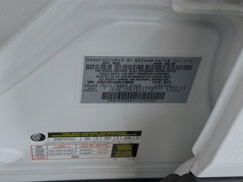 Used 2025 Nissan Kicks SR FWD image 29