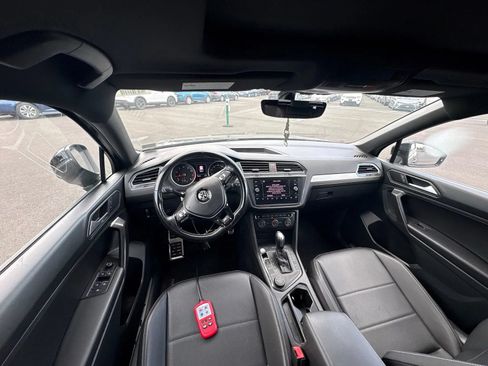 Used 2021 Volkswagen Tiguan SE R-Line AWD/4WD image 9