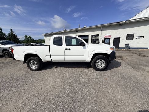 Used 2019 Toyota Tacoma SR RWD image 12