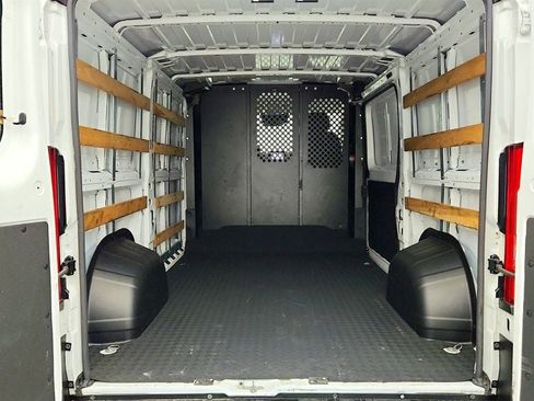 Used 2025 RAM ProMaster 2500 w/ U-Haul Equipment Group FWD image 18
