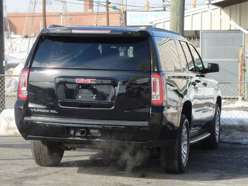 Used 2020 GMC Yukon XL SLT image 8