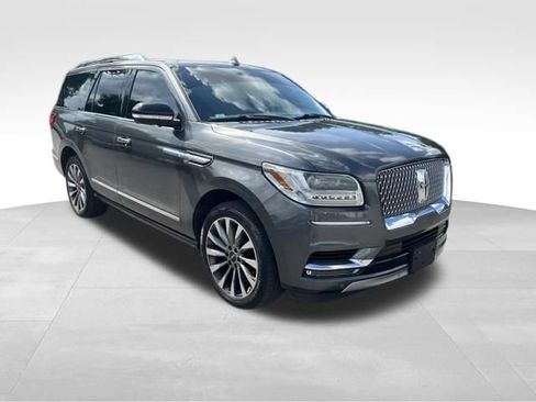 Used 2018 Lincoln Navigator Select AWD/4WD image 3