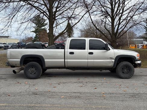 Used 2004 GMC Sierra 2500 SLE w/ Heavy-Duty Power Package image 4