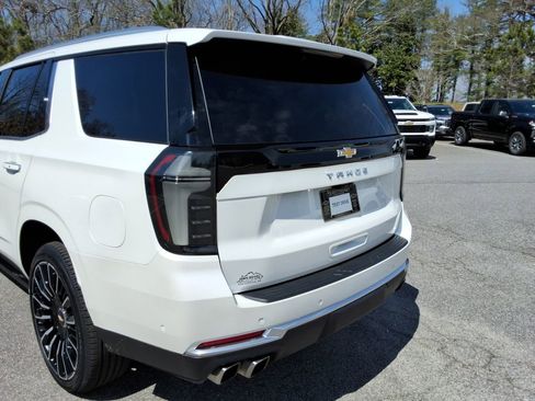 Certified 2025 Chevrolet Tahoe High Country AWD/4WD image 15