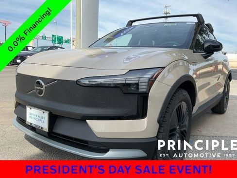 New 2026 Volvo EX30 Cross Country Ultra image 5