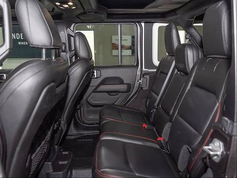 Used 2021 Jeep Wrangler Unlimited Rubicon AWD/4WD image 18